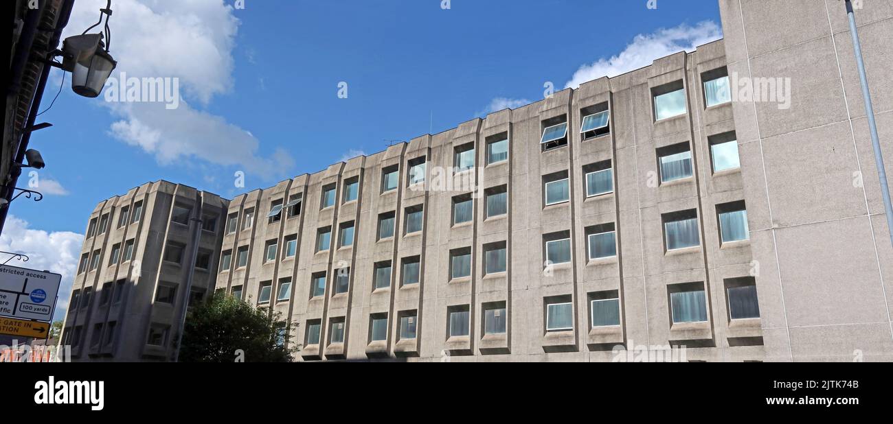 New Town House, construite en béton en 1976 à Warrington, pour abriter la Warrington & Runcorn Development Corporation, Banque D'Images