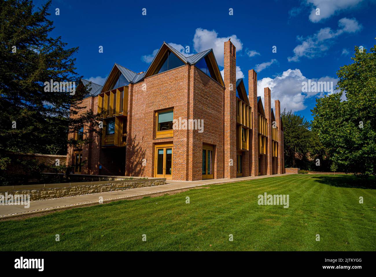 La Nouvelle bibliothèque du Collège Magdalene, qui fait partie de l'Université de Cambridge. Architecte Niall McLaughlin Architects 2022, sélectionné pour le prix Stirling 2022. Banque D'Images