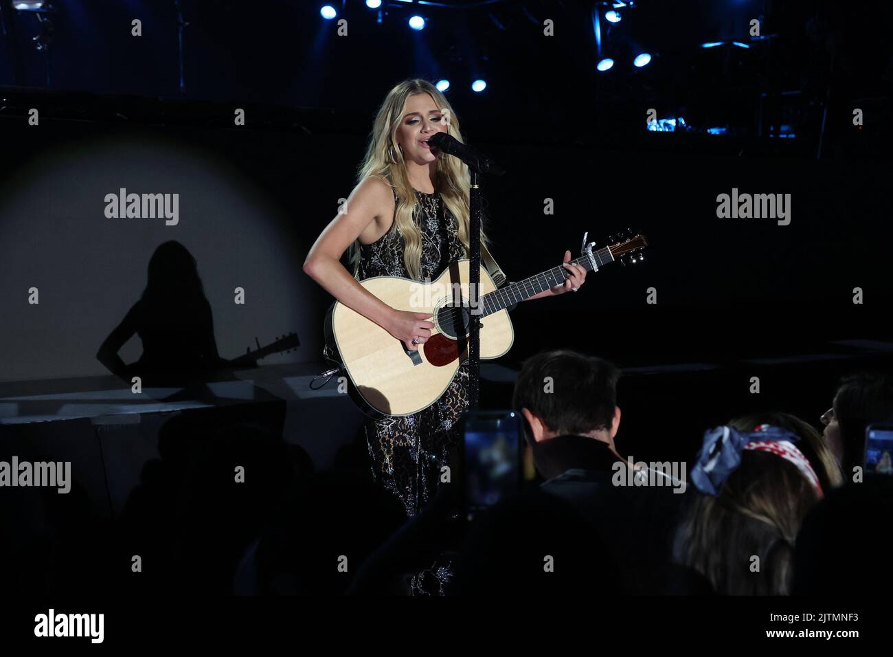 Kelsea Ballerini au festival de musique CMA qui a lieu au stade Nissan de 10 juin 2022, à Nashville, Tennessee. © Curtis Hilbun / AFF-USA.com Banque D'Images