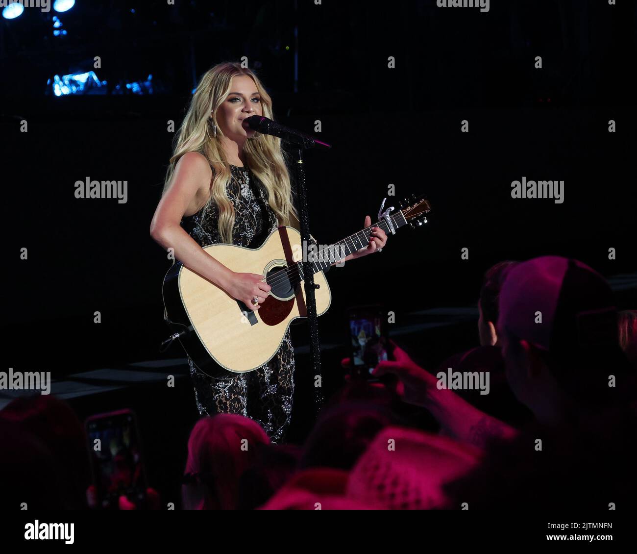 Kelsea Ballerini au festival de musique CMA qui a lieu au stade Nissan de 10 juin 2022, à Nashville, Tennessee. © Curtis Hilbun / AFF-USA.com Banque D'Images