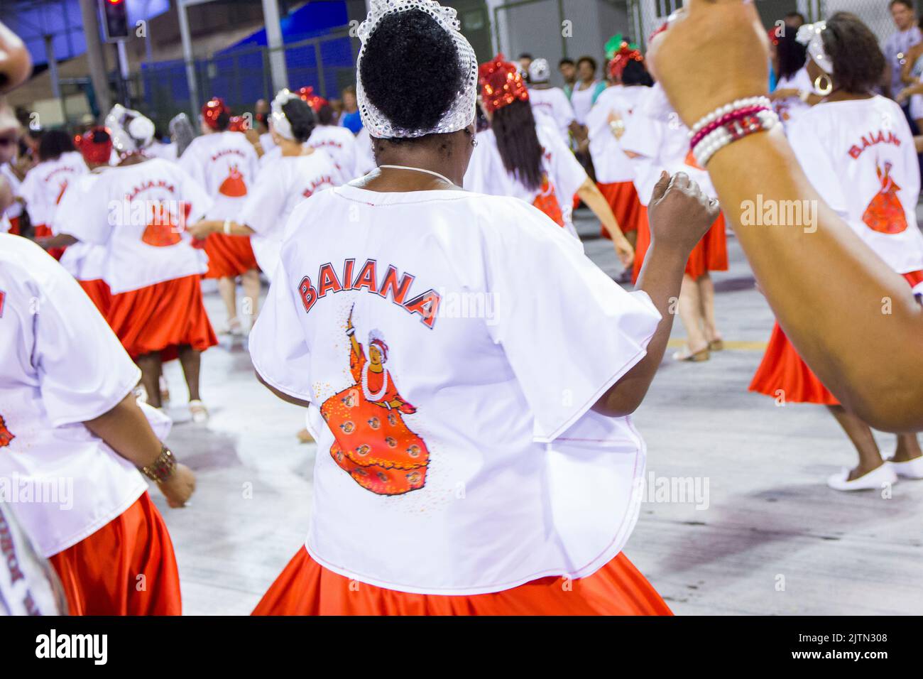 Répétition technique de l'école de samba estacio de sa à Rio de Janeiro, Brésil - 20 décembre 2015: École classique de samba du carnaval de rio de jan Banque D'Images