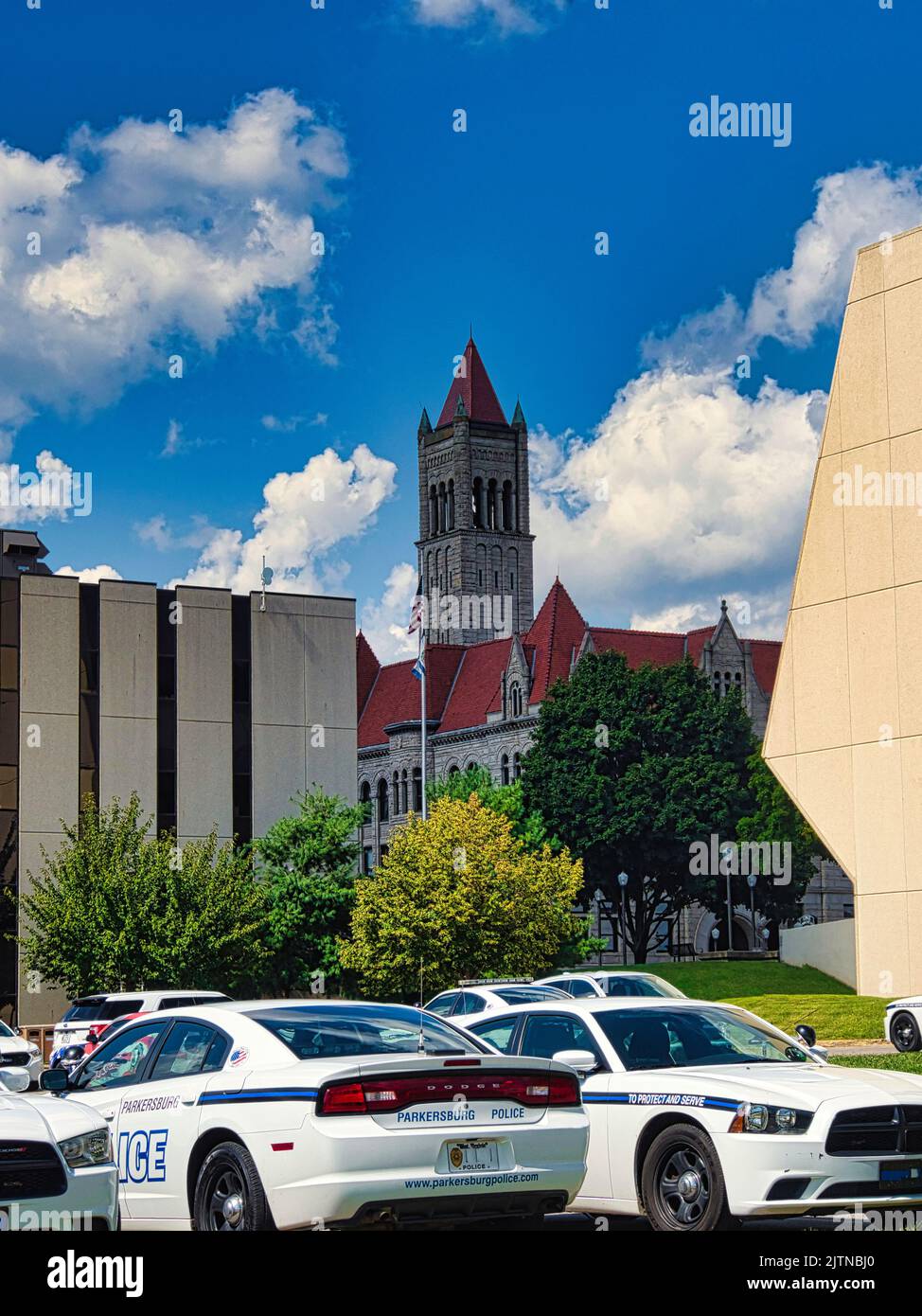 Vue arrière du palais de justice du comté de Wood à Parkersburg, WV, États-Unis Banque D'Images