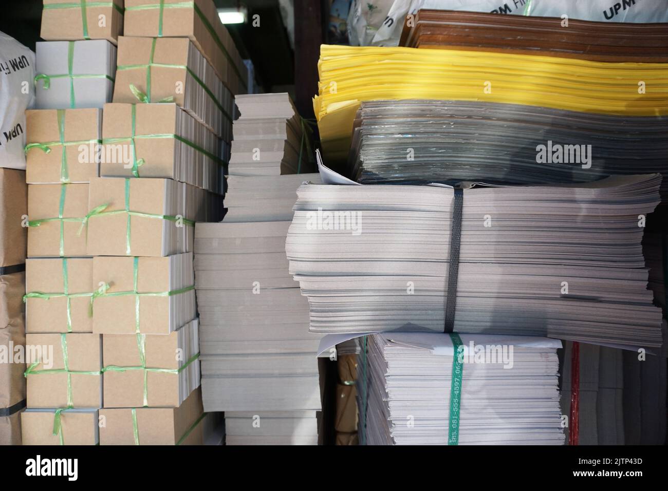 Un grand nombre de papeteries sont prêtes à être livrer aux clients Banque D'Images