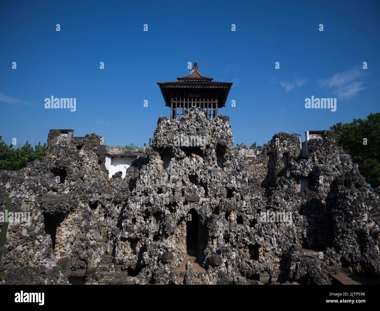 Cirebon, centre de Java Indonésie-14 août 2022 : Gua Sunyaragi ou Parc de la grotte de Sunyaragi. Site historique ressemblant à une grotte avec des jardins. Banque D'Images