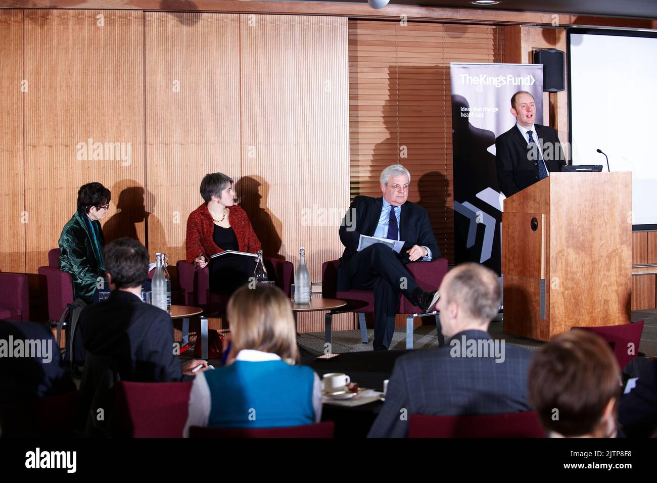 Stephen O'Brien, Sue Slipmann, Dr Anne Dixon et Jonathan Nicholls s'exprimant lors des séances d'information du King's Fund Breakfast Banque D'Images
