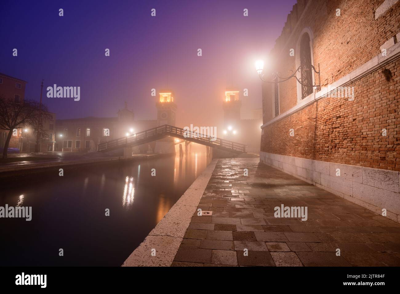 Venise, Italie à l'Arsenal vénitien un matin brumeux. Banque D'Images