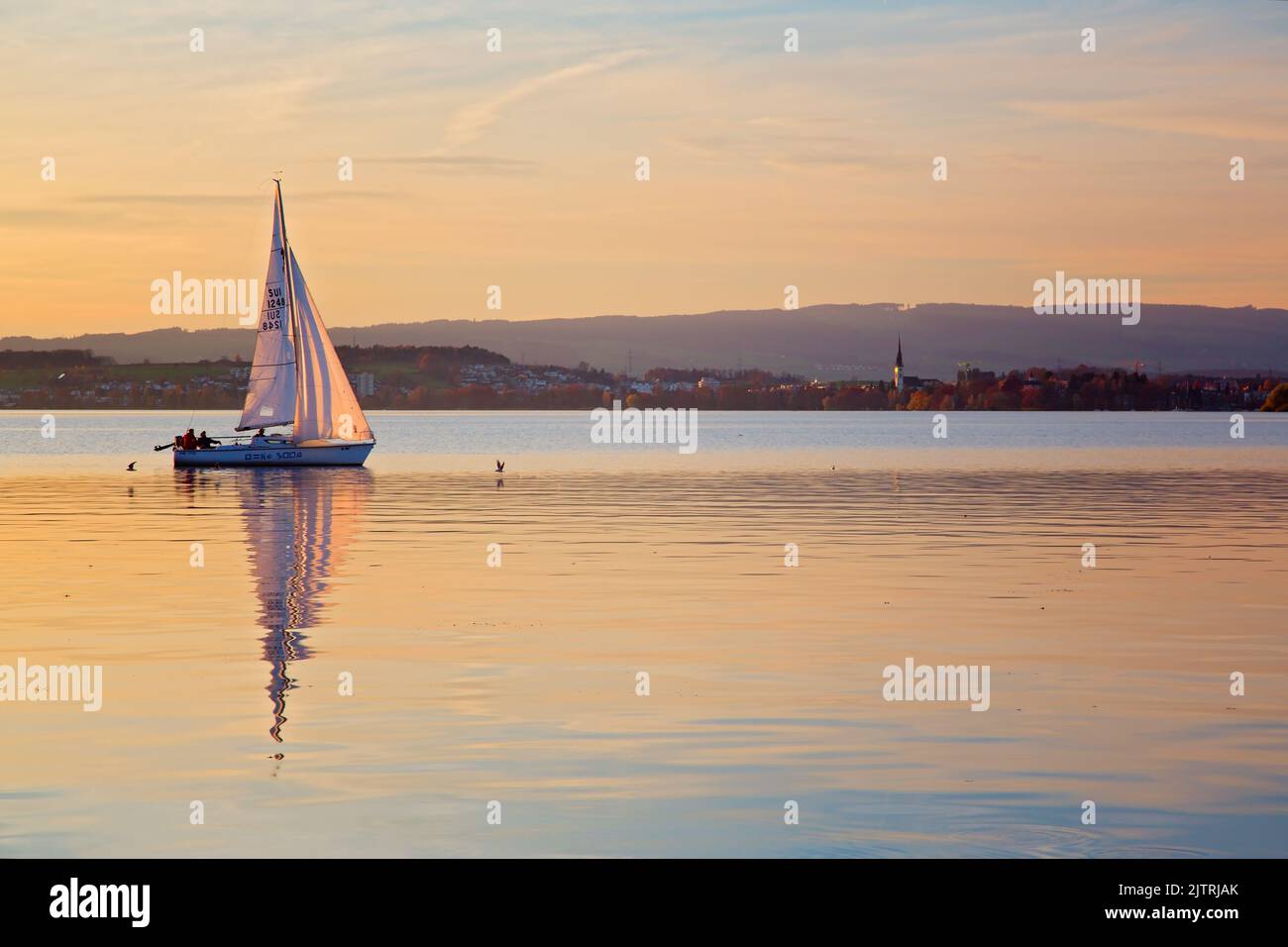 Vue panoramique sur le lac de Zug, Zugersee, Alpes suisses, Suisse Banque D'Images