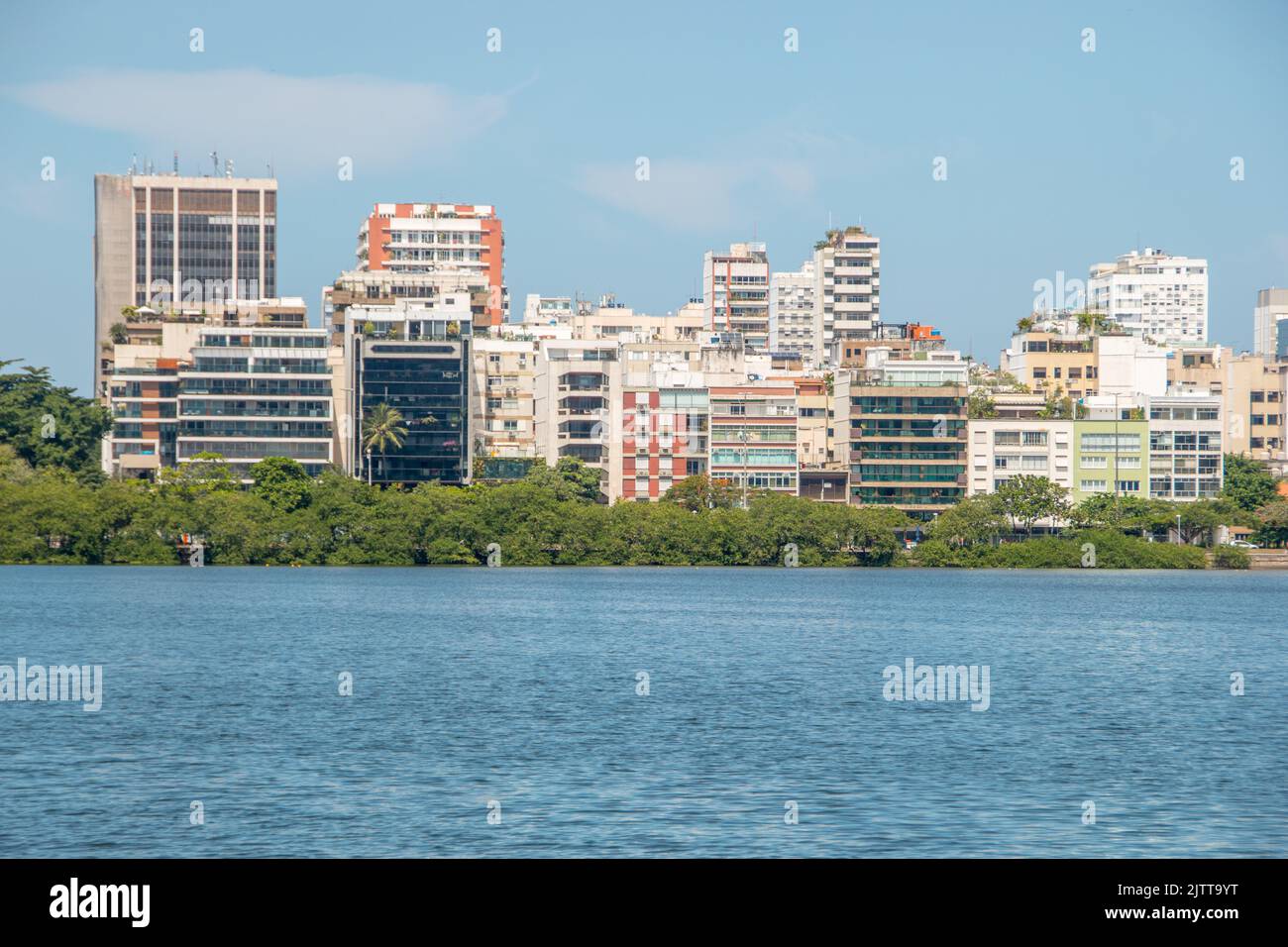 vue sur le lagon rodrigo de freitas à rio de janeiro, brésil. Banque D'Images