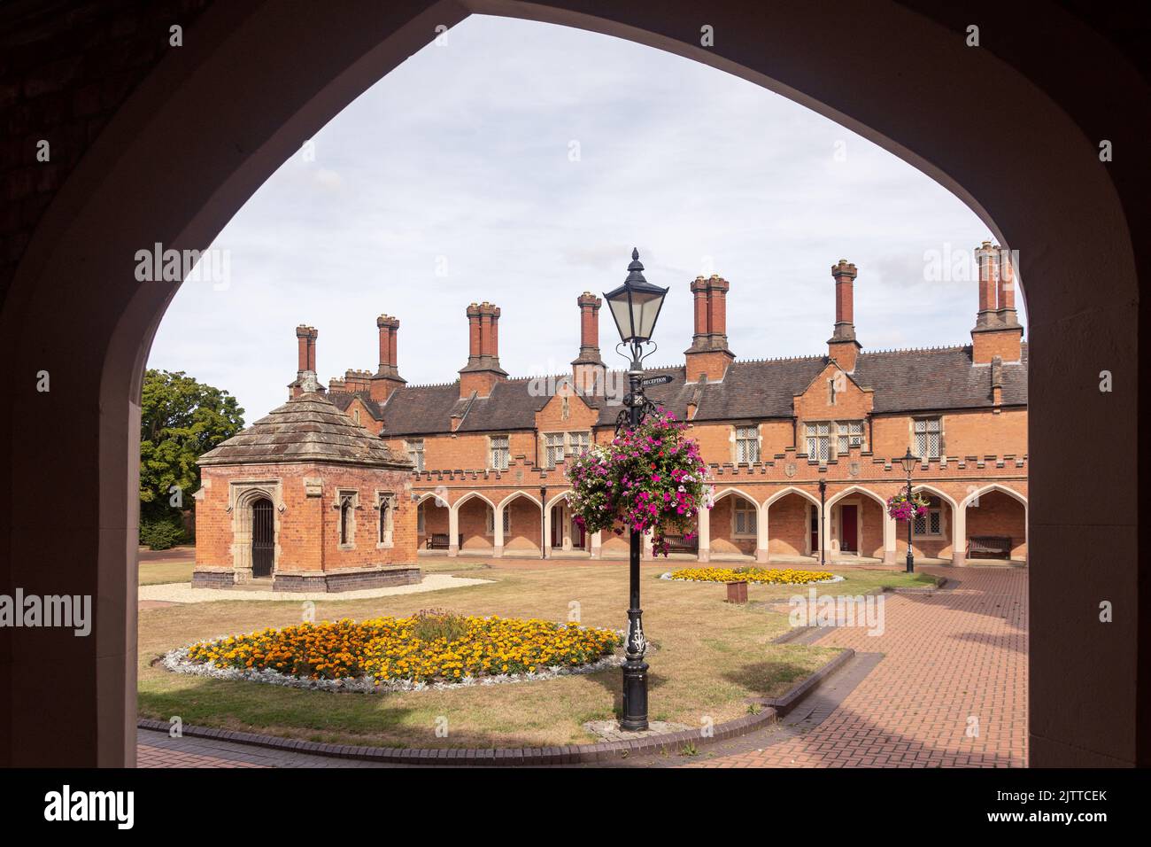 19th Century Nicholas Chamberlaine's Armshres, All Saints Square, Bedworth, Warwickshire, Angleterre, Royaume-Uni Banque D'Images