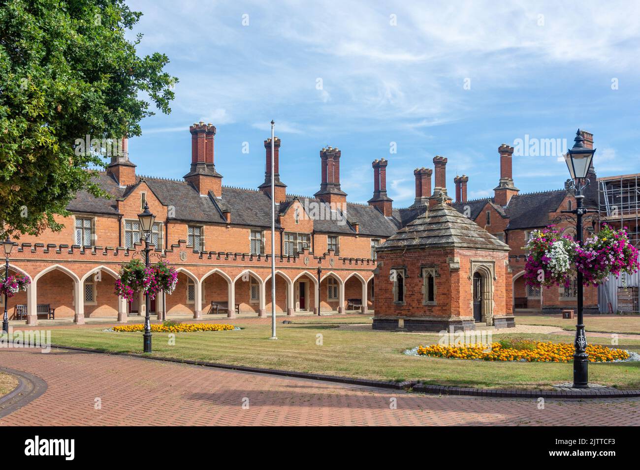 19th Century Nicholas Chamberlaine's Armshres, All Saints Square, Bedworth, Warwickshire, Angleterre, Royaume-Uni Banque D'Images