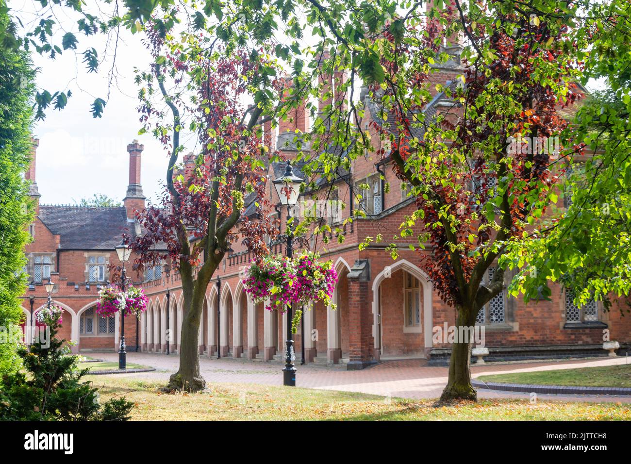 19th Century Nicholas Chamberlaine's Armshres, All Saints Square, Bedworth, Warwickshire, Angleterre, Royaume-Uni Banque D'Images