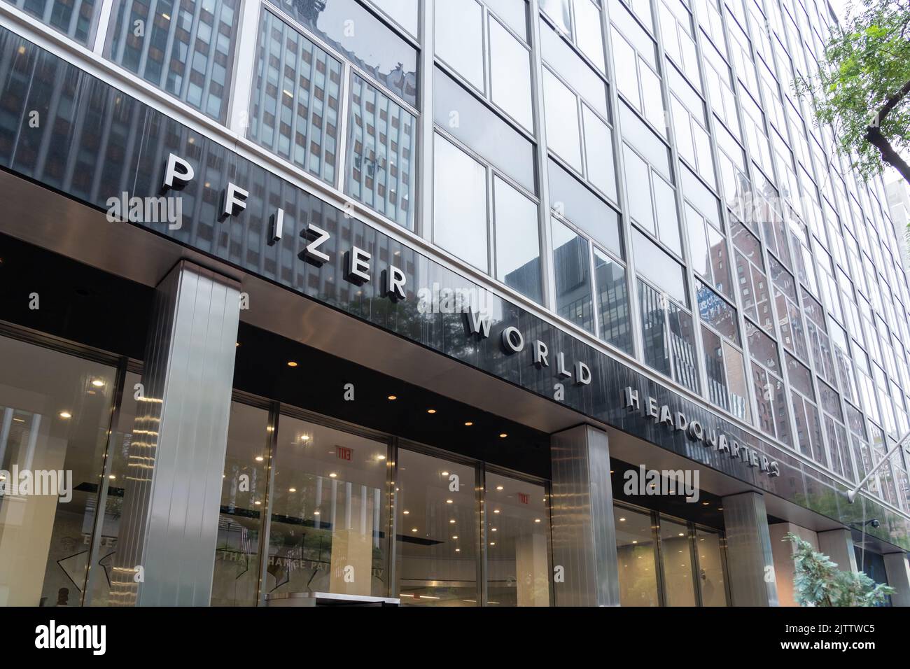 New York, NY, Etats-Unis - 22 août 2022 : siège mondial de Pfizer à New York, Etats-Unis. Banque D'Images