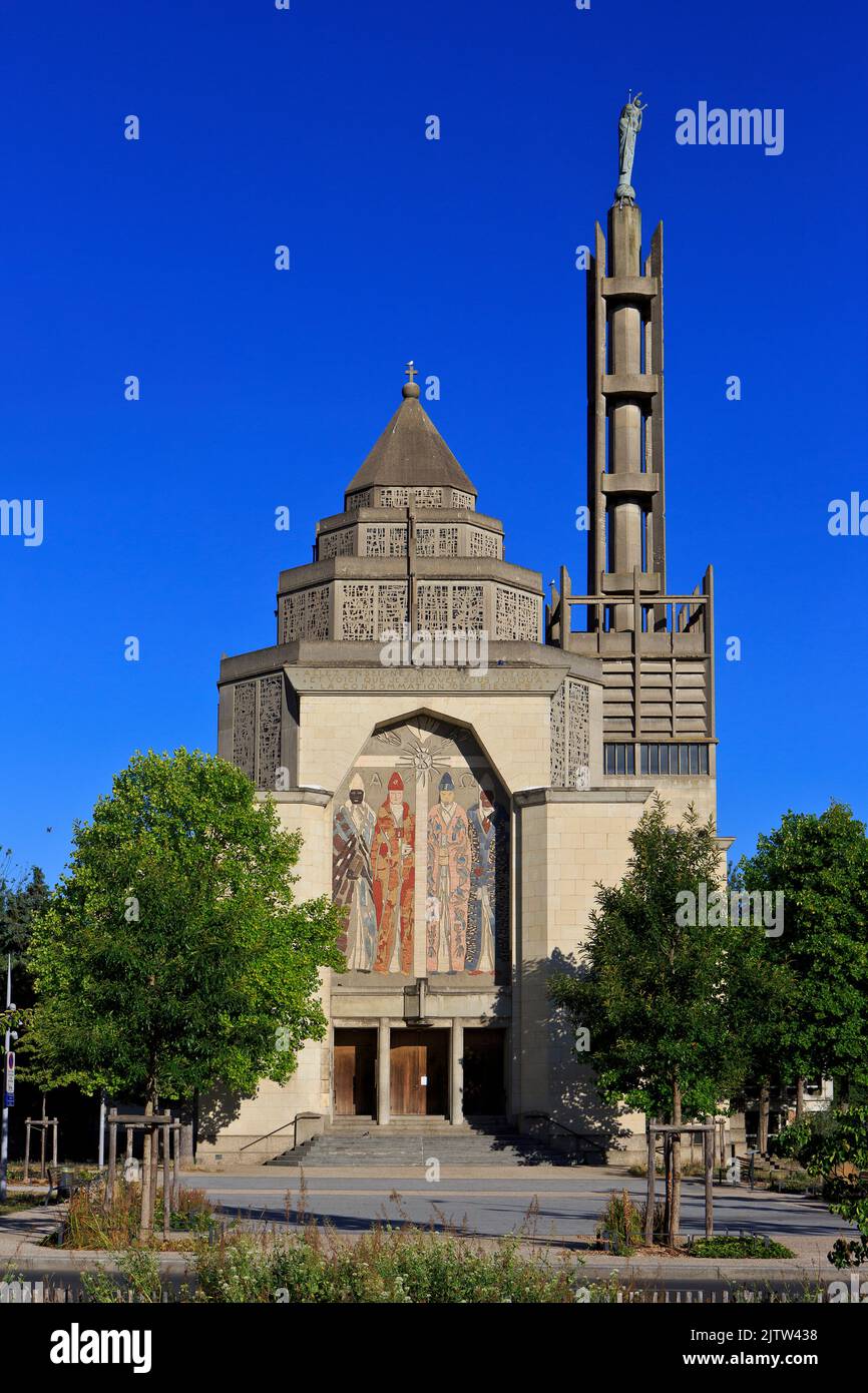 L'église Saint-Honoré (1957-1961) d'Amiens de style art déco à Amiens (somme), France Banque D'Images