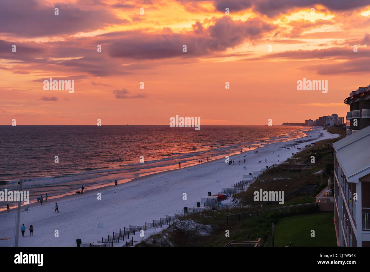 Un coucher de soleil sur les belles plages de destin, Floride, Etats-Unis. Banque D'Images