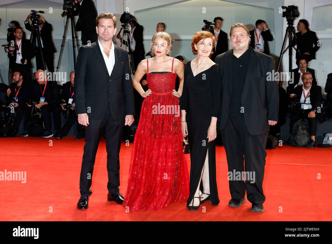 Nicolas Bro, Bodil Jorgensen, Ida Engvoll et Nikolaj lie Kaas assistent à la première de 'Riget Exode (le Royaume Exode)' lors du Festival International du film de Venise 79th au Palazzo del Cinema on the Lido à Venise, en Italie, le 01 septembre 2022. Banque D'Images