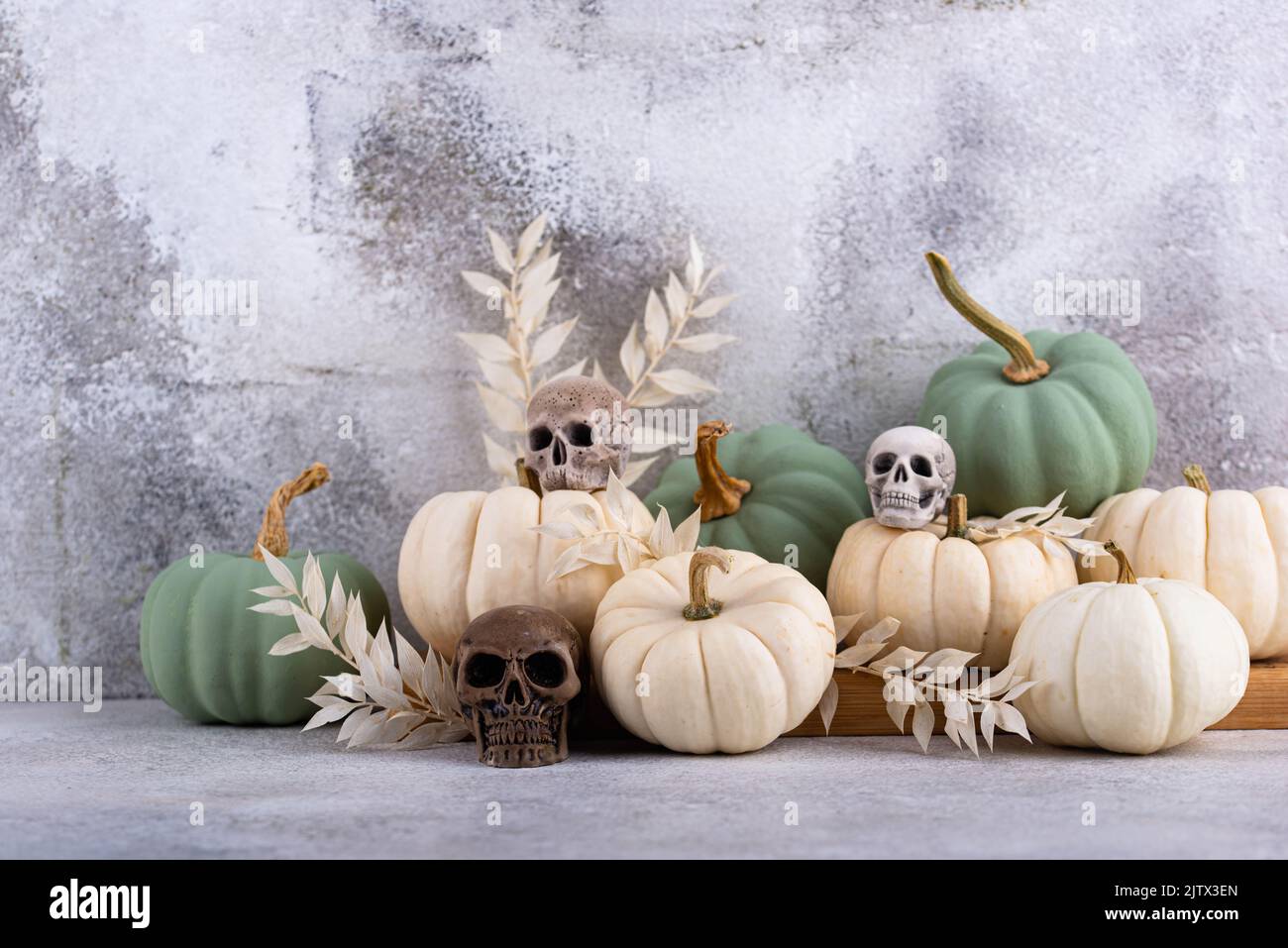 Halloween élégante avec citrouille blanche Banque D'Images
