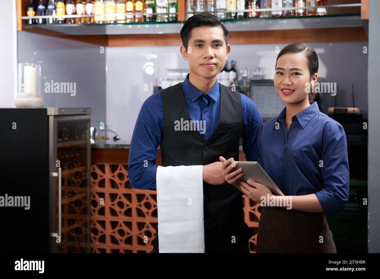 Portrait du serveur et de l'administrateur du restaurant Banque D'Images