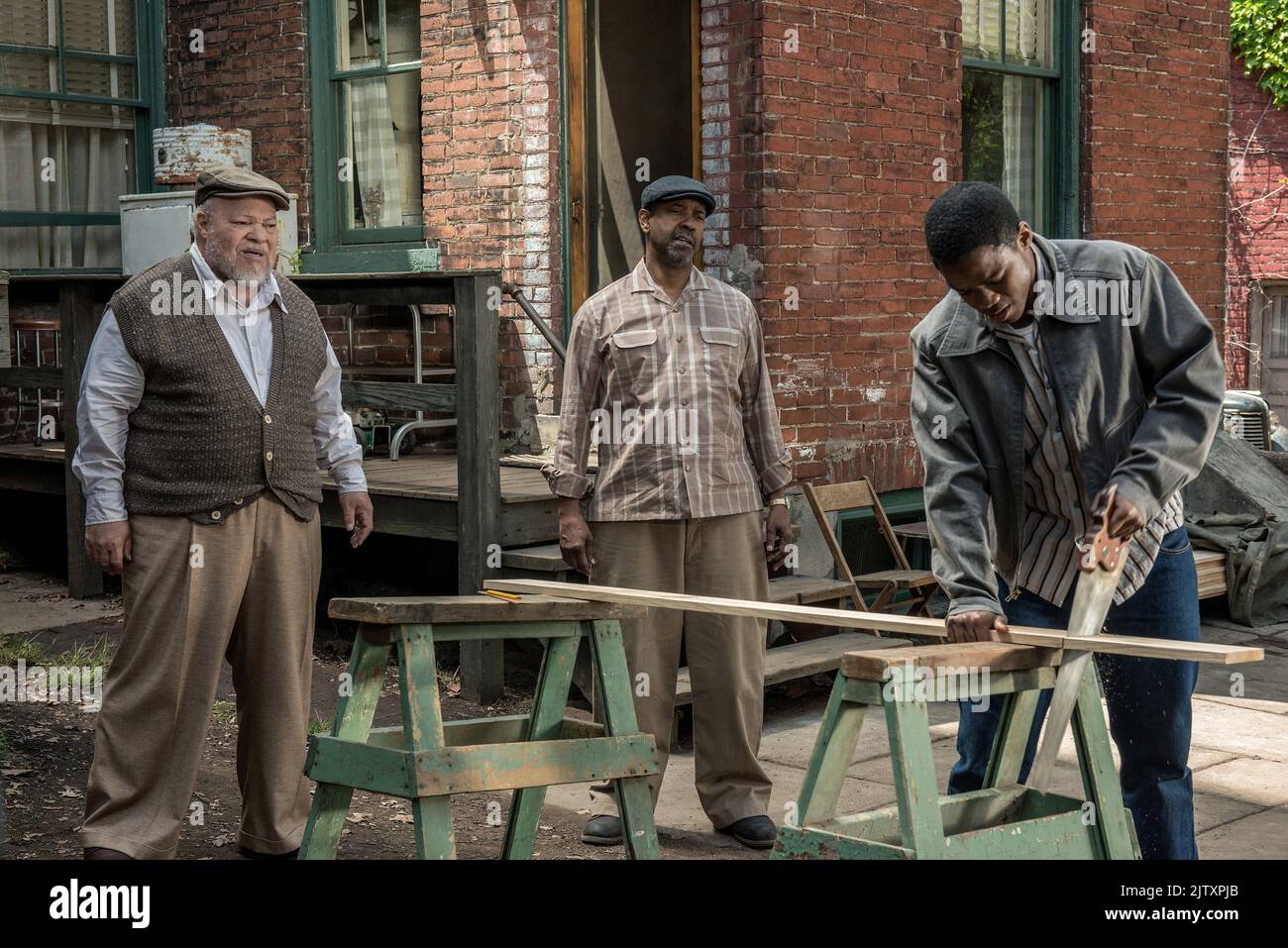 Année des clôtures : 2016 États-Unis Directeur : Denzel Washington Denzel Washington, Stephen McKinley Henderson, Jovan Adepo Banque D'Images