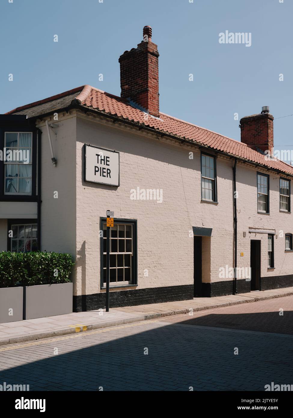 L'architecture de la vieille ville de Harwich, Essex, Angleterre Royaume-Uni - Harwich pub café restaurant bâtiment Banque D'Images