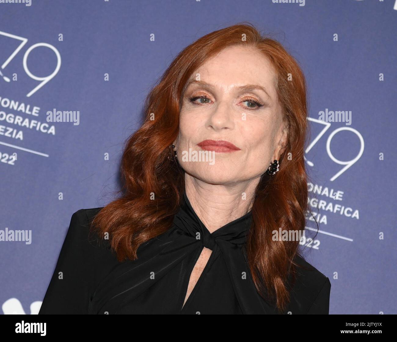 2 septembre 2022, Venise, Italie: L'actrice ISABELLE HUPPERT, pose à un photocall pour 'la Syndicaliste' lors du Festival International du film de Venise 79th, à Venise, Italie, 02 septembre 2022. Le film est présenté dans la section 'Orizzonti' au festival du 31 août au 10 septembre 2022. (Credit image: © Claudio Onorati/ANSA via ZUMA Press) Banque D'Images