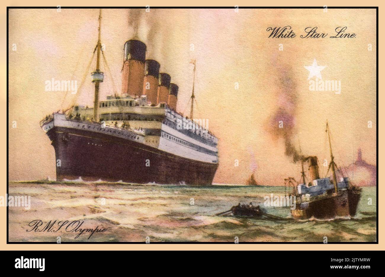 Navire jumeau RMS Olympic Ocean Liner à RMS Titanic. Illustration promotionnelle de l'artiste de carte postale. White Star Line au coucher du soleil évocateur. Pilote assistant dans le port. Carte postale olympique (vers 1934) Banque D'Images