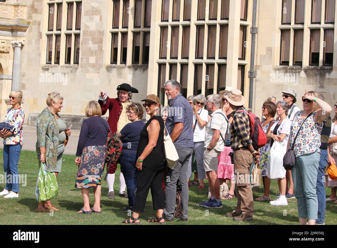 Safran Walden, Royaume-Uni. 02nd septembre 2022. La toute première foire mondiale d'automne des jardiniers de la BBC a lieu à Audley End House, dans l'Essex. Visiteurs appréciant la visite de la propriété de Capability Brown. Crédit : Eastern Views/Alamy Live News Banque D'Images