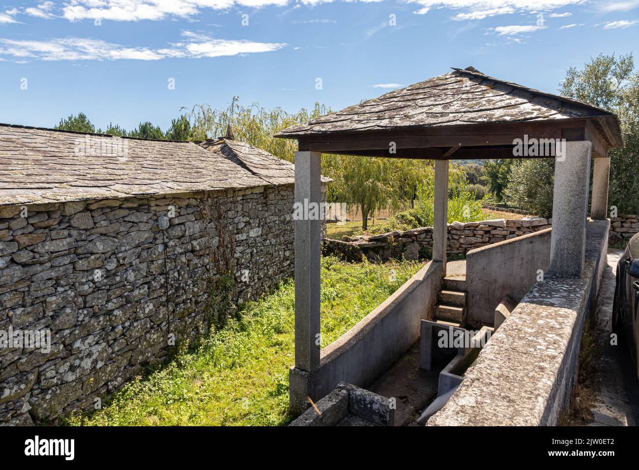 Boveda de Mera, Espagne. Lavadoiro traditionnel (lieu de lavage public) dans ce petit village de Galice Banque D'Images