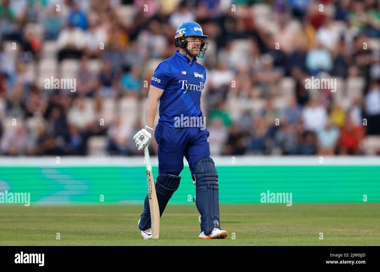 Eoin Morgan, de London Spirit, s'en va après avoir été licencié lors du match des hommes de Hundred Eliminator au Ageas Bowl, à Southampton. Date de la photo: Vendredi 2 septembre 2022. Banque D'Images