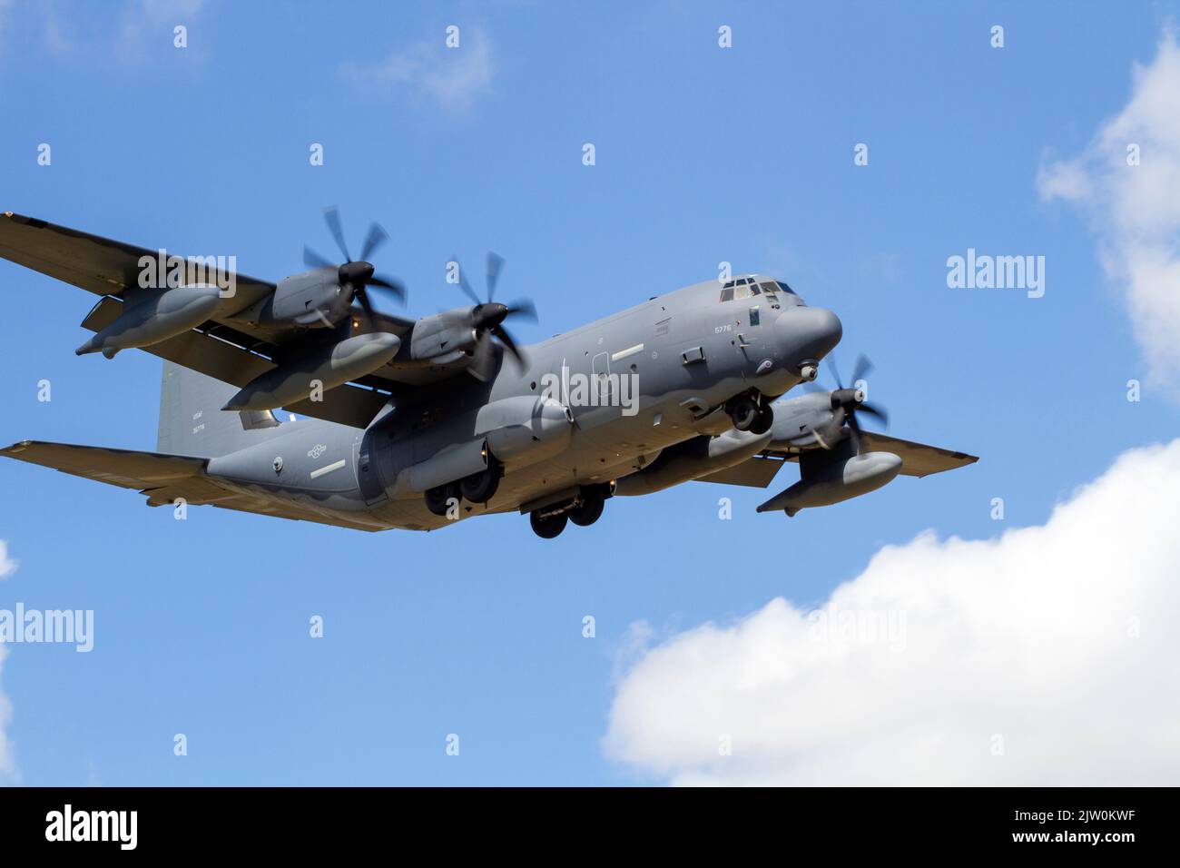 Lockheed Martin MC-130J Commando II (L-382) reg 13-5776 débarquement le R10 8th août 2022, RAF Mildenhall au Royaume-Uni Banque D'Images