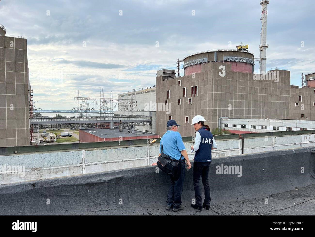 Enerhodar, Ukraine. 01st septembre 2022. Les membres de l'Agence internationale de l'énergie atomique (AIEA) inspectent jeudi la centrale nucléaire de Zaporizhjia à Enerhodar, dans le sud-est de l'Ukraine, à 1 septembre 2022. Une équipe d'inspection de l'AIEA des Nations Unies est arrivée jeudi, dans le cadre de combats entre les forces russes et ukrainiennes, à la centrale nucléaire ukrainienne de Zaporizhzhia, dans le cadre d'une mission visant à la protéger de la catastrophe. Photo par (AIEA) Press Office/UPI crédit: UPI/Alay Live News Banque D'Images