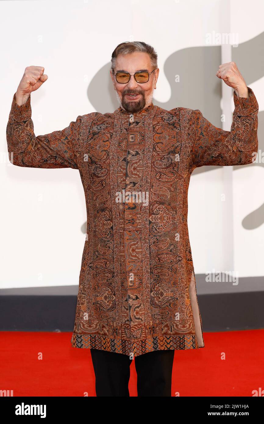 Kabir Bedi assiste à la première de 'Bones and All' lors du Festival International du film de Venise 79th au Palazzo del Cinema on the Lido à Venise, en Italie, le 02 septembre 2022. Banque D'Images