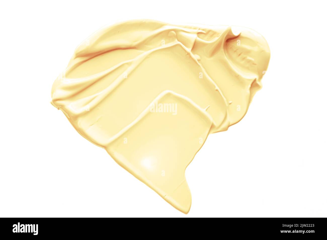 Nuance de beauté orange pastel, soin de la peau et maquillage échantillon de produit cosmétique texture isolée sur fond blanc, taches de maquillage, taches de crème de cosmétiques ou de peinture de pinceau de gros plan Banque D'Images