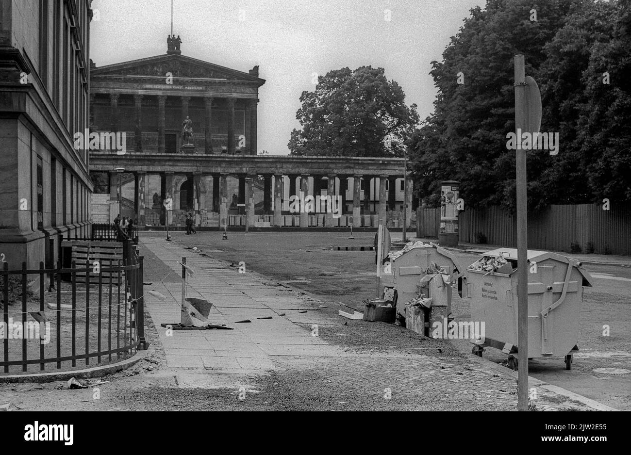 GDR, Berlin, 17. 6. 1987, Lustgarten, vue sur la Galerie nationale, cour à colonnades Banque D'Images