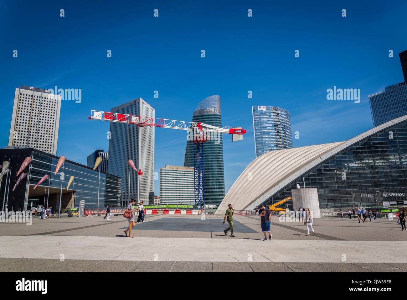 Toujours un chantier de construction, la Défense, un quartier d'affaires important situé à 3 kilomètres à l'ouest de la ville de Paris, France Banque D'Images Toujours un chantier de construction, la Défense, un quartier d'affaires important situé à 3 kilomètres à l'ouest de la ville de Paris, France Banque D'Images
