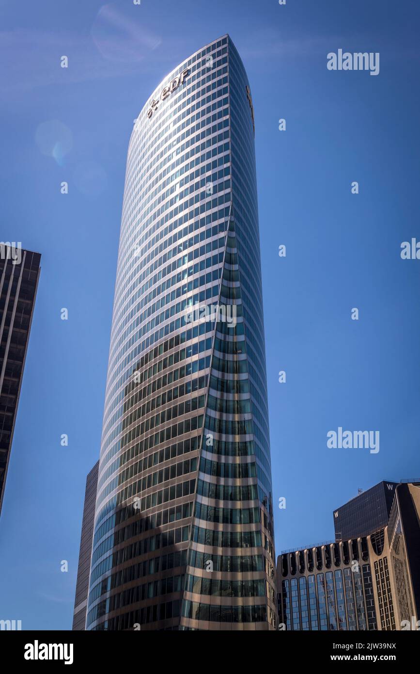 La Tour EDF, la Défense, un important quartier d'affaires situé à 3 kilomètres à l'ouest des limites de la ville de Paris, France Banque D'Images La Tour EDF, la Défense, un important quartier d'affaires situé à 3 kilomètres à l'ouest des limites de la ville de Paris, France Banque D'Images