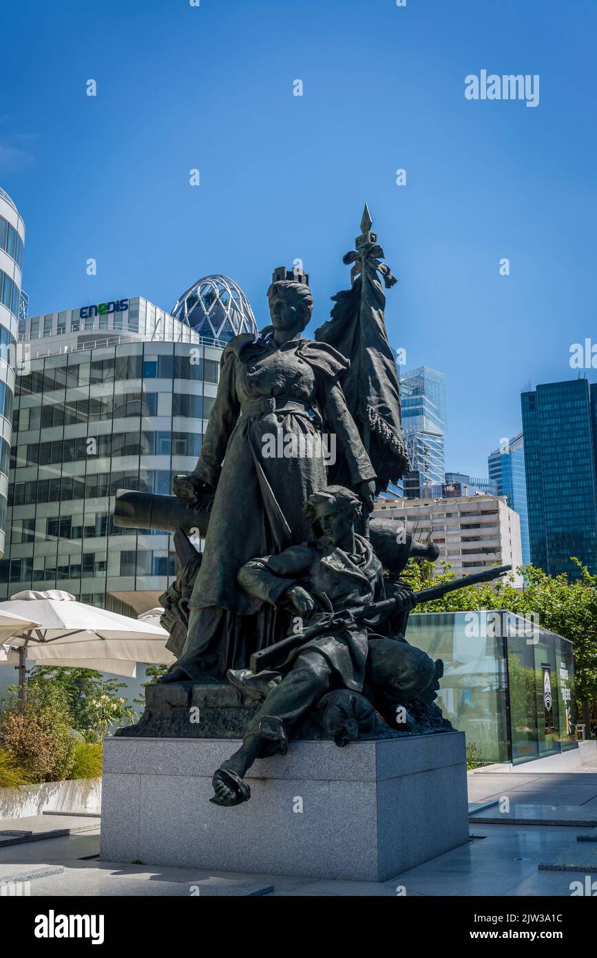 Sculpture en bronze la Défense de Paris par Louis-Ernest Barrias, d'après laquelle la Défense est nommée, la Défense, un quartier d'affaires majeur situé à 3 kilomètres Banque D'Images Sculpture en bronze la Défense de Paris par Louis-Ernest Barrias, d'après laquelle la Défense est nommée, la Défense, un quartier d'affaires majeur situé à 3 kilomètres Banque D'Images