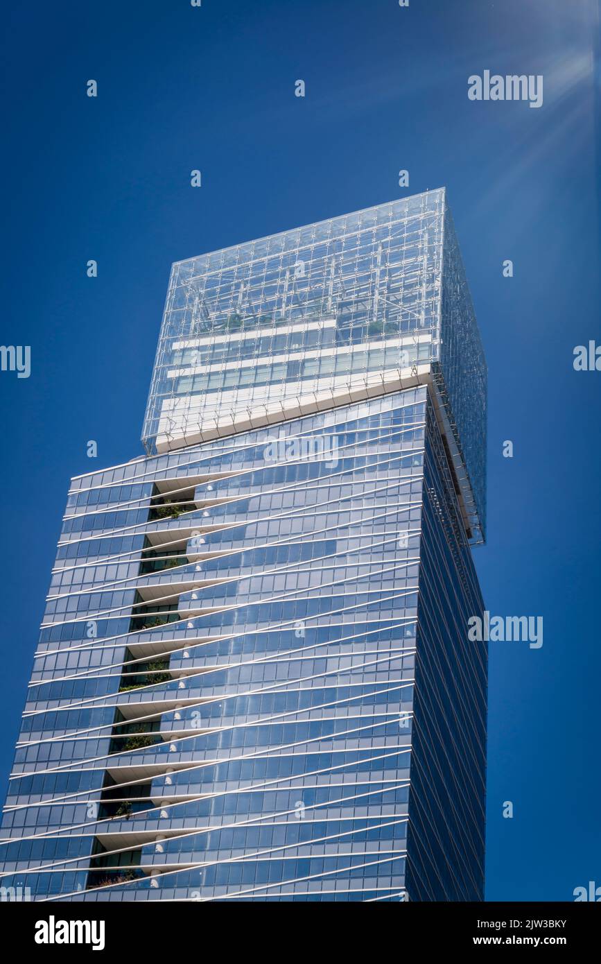 La Défense, un important quartier d'affaires situé à 3 kilomètres à l'ouest des limites de la ville de Paris, France Banque D'Images La Défense, un important quartier d'affaires situé à 3 kilomètres à l'ouest des limites de la ville de Paris, France Banque D'Images
