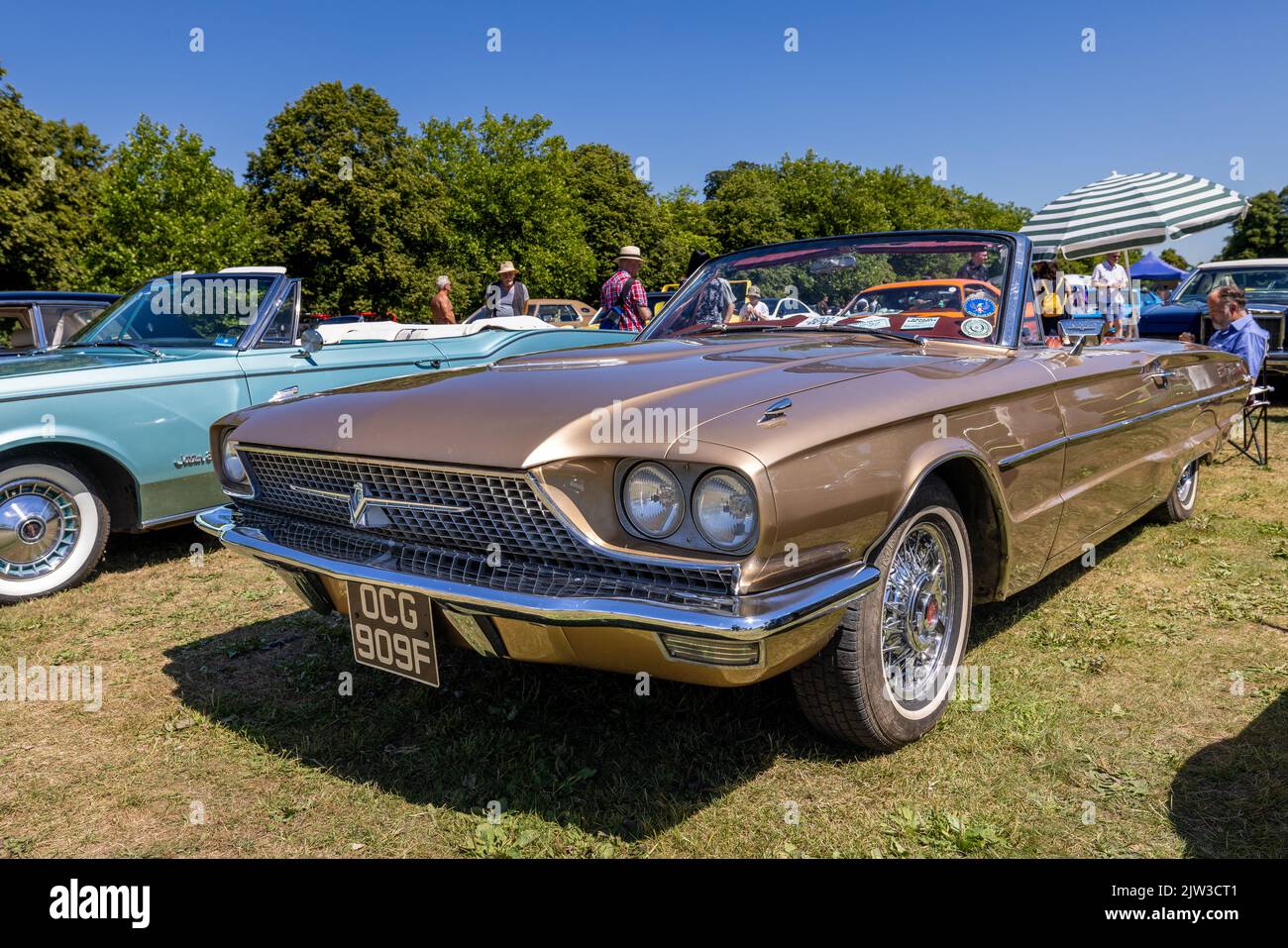 1966 Ford Thunderbird ‘OCG 909F’ exposé au American Auto Club Rally of the Giants, tenu au Palais de Blenheim le 10 juillet 2022 Banque D'Images
