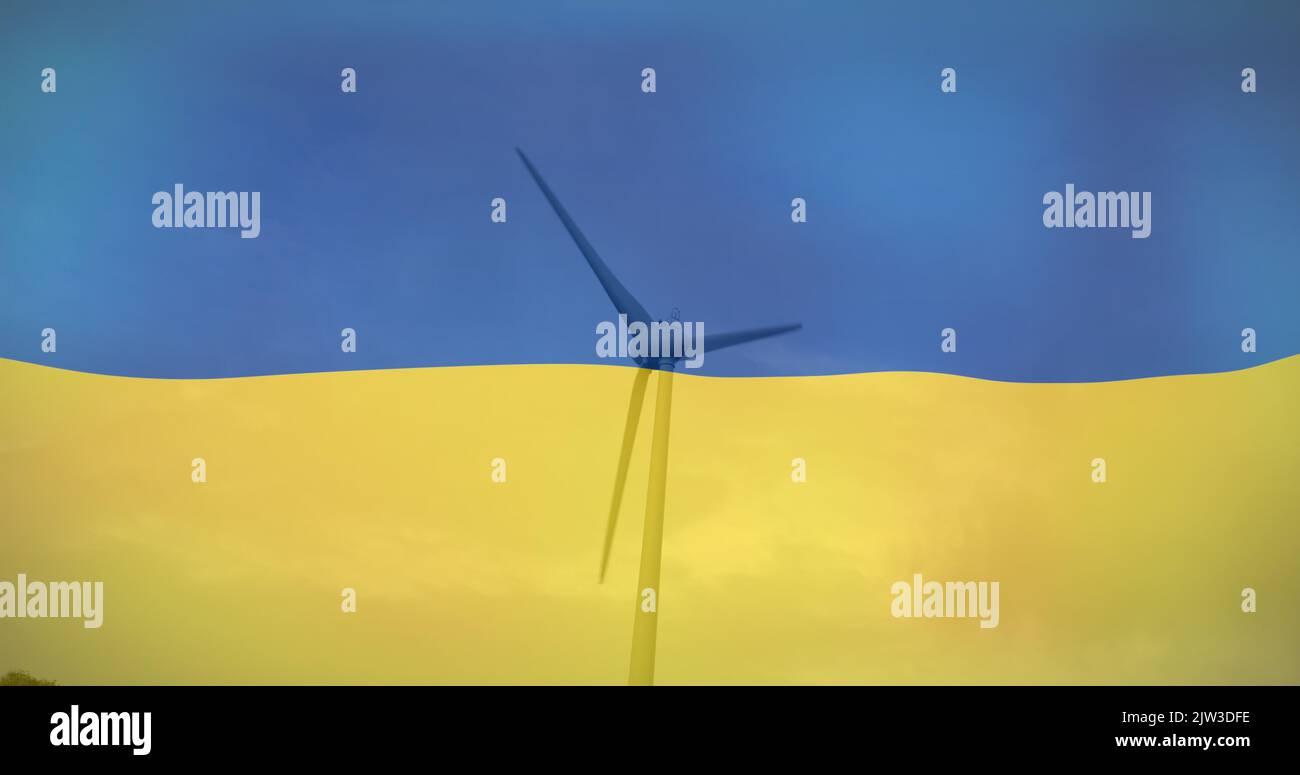 Image du drapeau de l'ukraine sur l'éolienne Banque D'Images