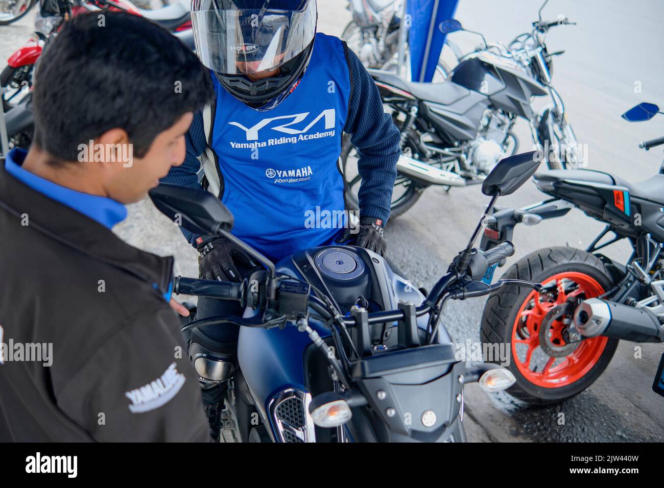 Lima, Pérou - 2022 septembre: Yamaha Riding Academy YRA, essai de conduite et instruction de conduite de moto à Yamaha Motopartto magasin Lima, Pérou Banque D'Images