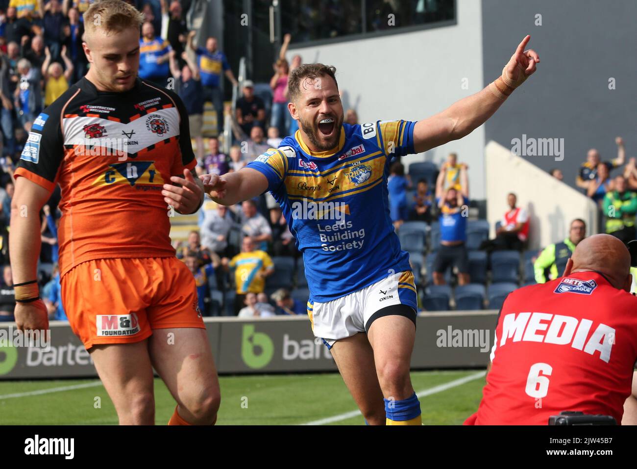 Leeds, Royaume-Uni. 03rd septembre 2022. Headingley Stadium, Leeds, West Yorkshire, 3rd septembre 2022. Betfred Super League Leeds Rhinos v Castleford Tigers Aidan Sezer fête un match gagnant essayer de faire le score12-8 contre Castleford Tigers crédit: Touchlinepics/Alay Live News Banque D'Images