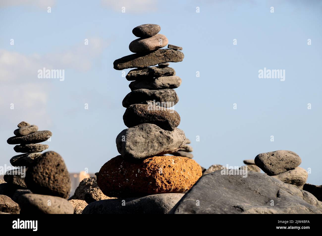 Un gros plan de différentes tailles de roches placées l'une sur l'autre Banque D'Images