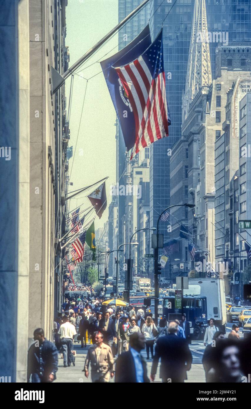 1990s image d'archive de 5th Avenue, New York. Banque D'Images