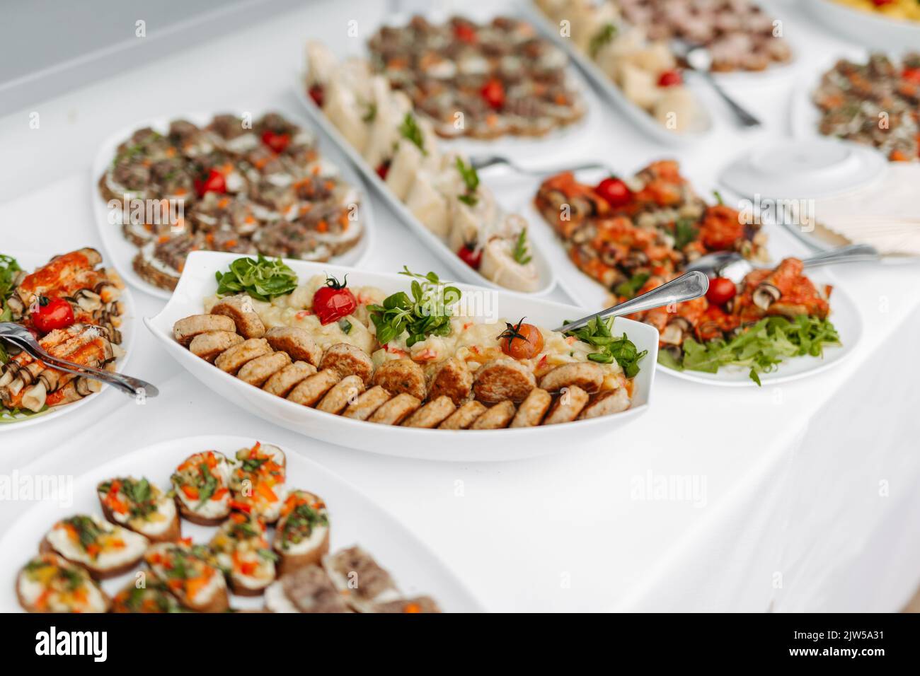 Hors-d'œuvre délicieux lors d'un dîner ou d'une réception de mariage Banque D'Images