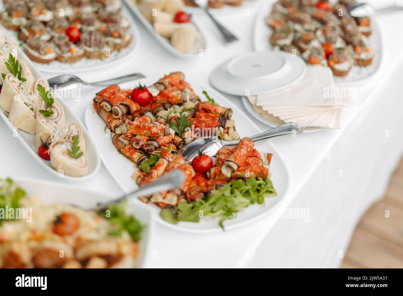 Hors-d'œuvre délicieux lors d'un dîner ou d'une réception de mariage Banque D'Images