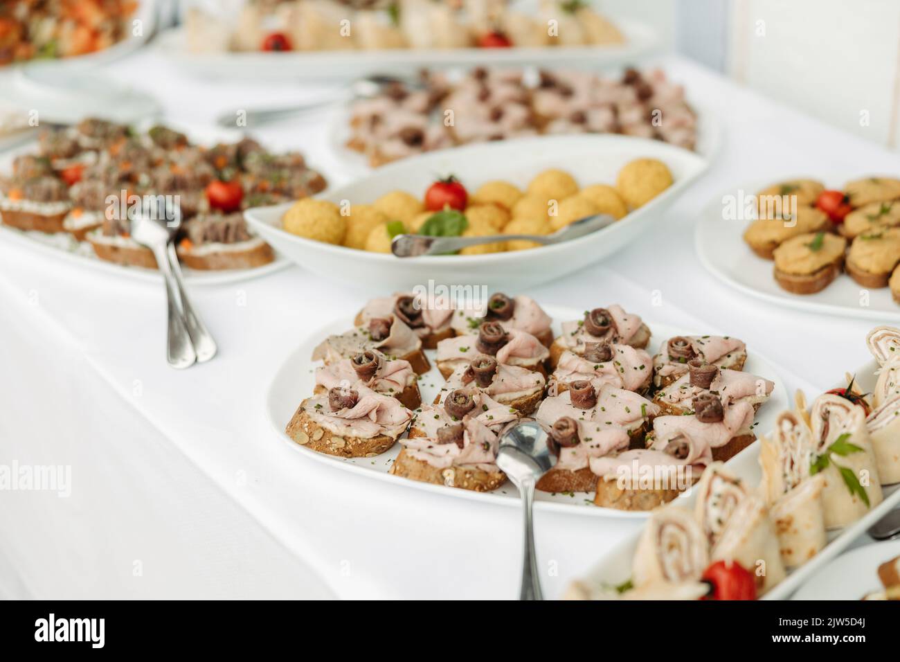 Hors-d'œuvre délicieux lors d'un dîner ou d'une réception de mariage Banque D'Images