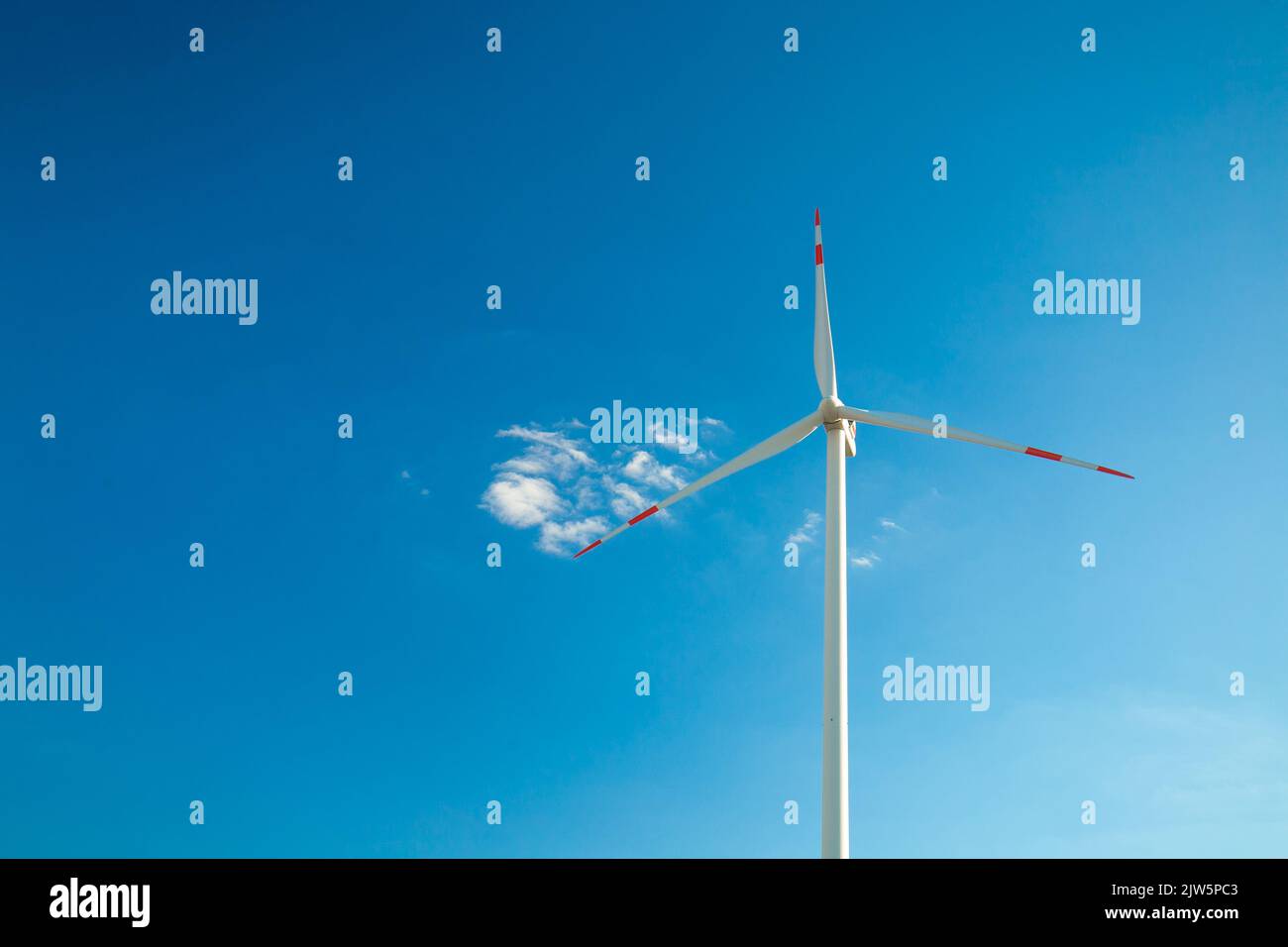 Énergie éolienne.énergie naturelle.source d'énergie alternative. Prix de l'énergie éolienne. Banque D'Images