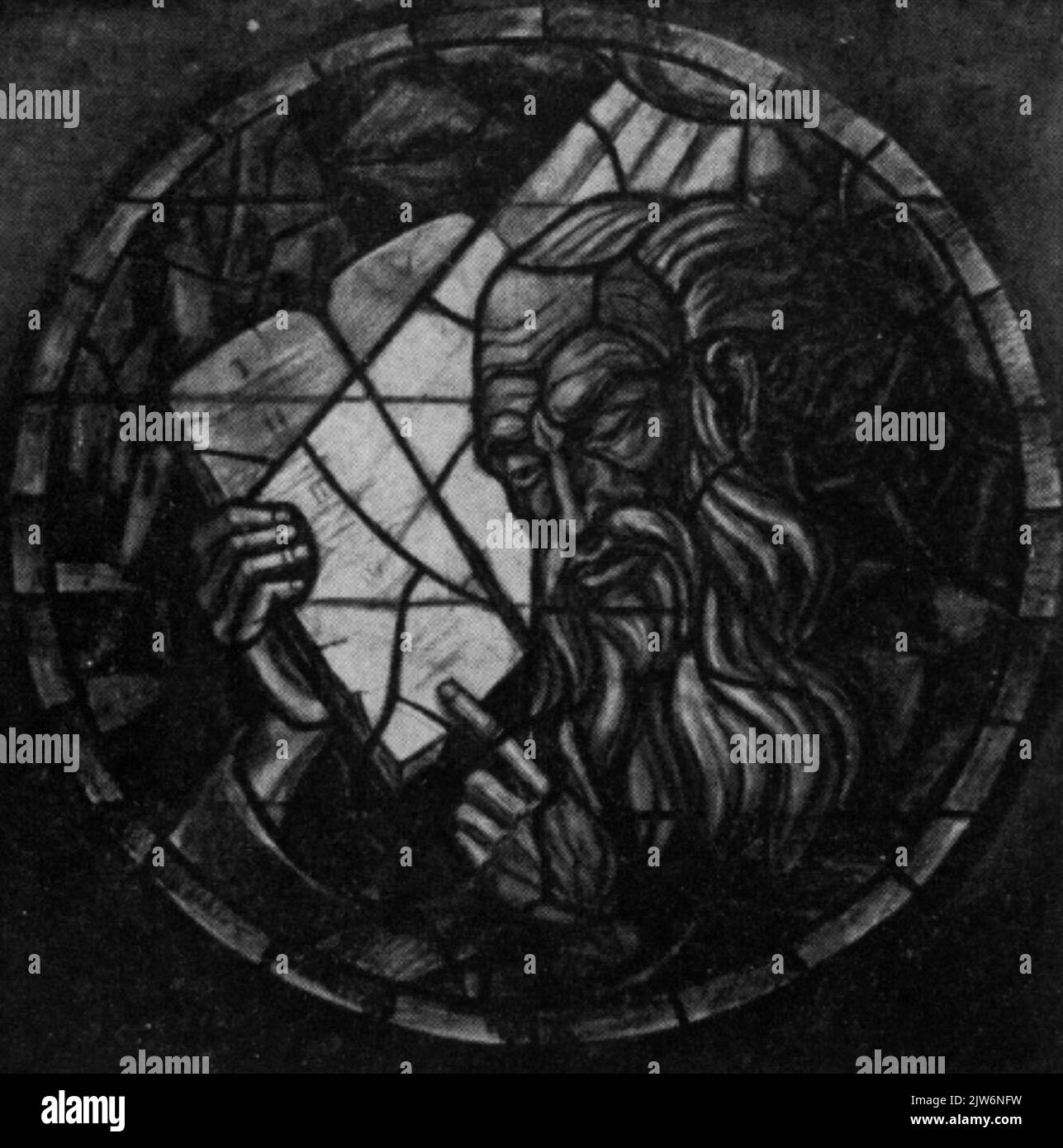 Image d'un vitrail conçu par J. H. E. Schilling dans le Leeuwenberghkerk (Servaasbolwerk 1) à Utrecht: La fenêtre Mozes. Banque D'Images