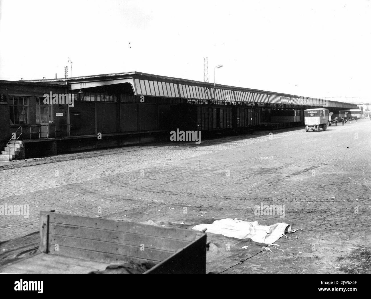 Vue du nouveau hangar de marchandises à la station de Zwolle de la Nouvelle-Écosse à Zwolle. Banque D'Images