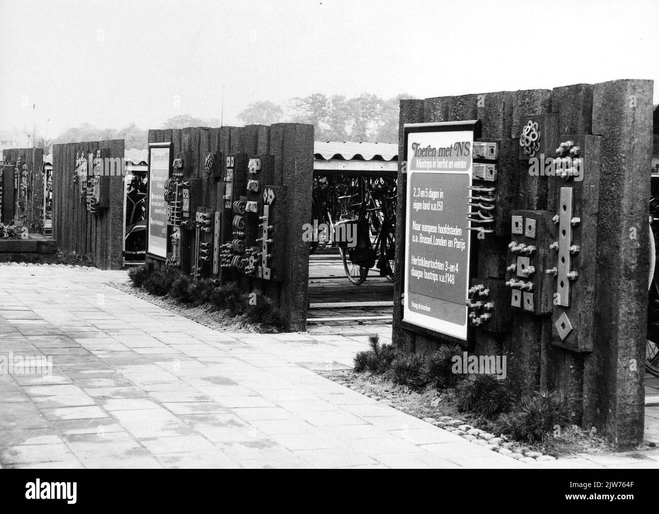 Image des Bielsbouwels sur le parking de la gare de la Nouvelle-Écosse Veenwouden à Veenwouden. Banque D'Images